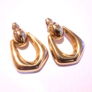 Vintage Gold Tone Classic Hollow Doorknocker Clip Earrings